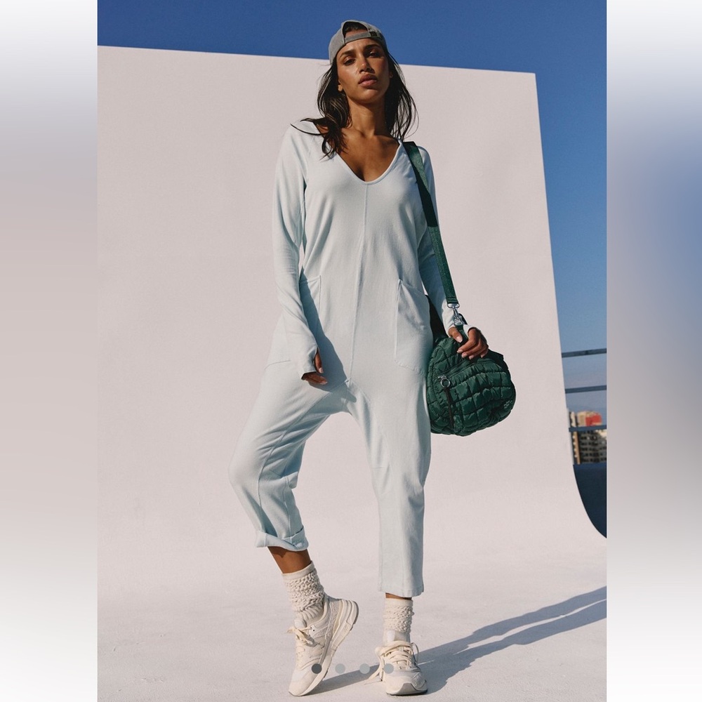 NWT✨SOLD OUT✨FREE PEOPLE MOVEMENT HOT SHOT LONG SLEEVE ONESIE